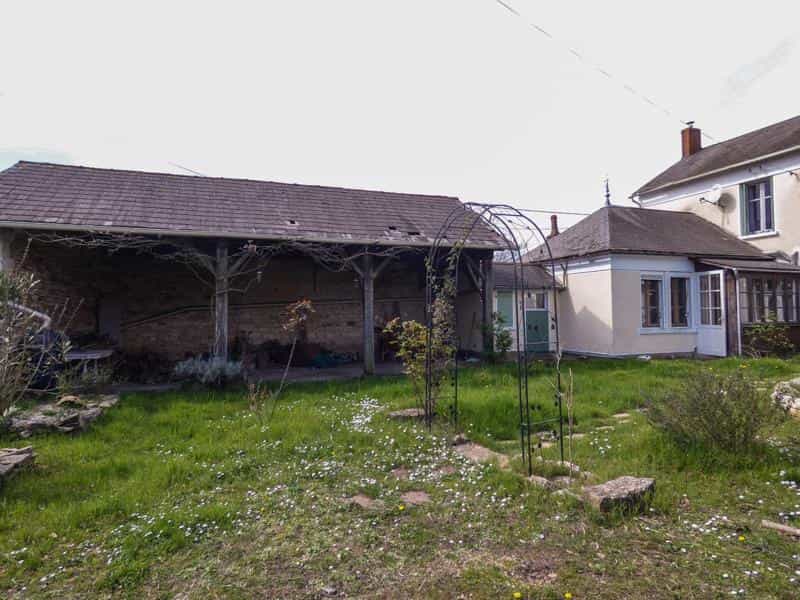 Rumah di Sauzé-Vaussais, Nouvelle-Aquitaine 10168752