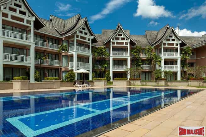 Condominium dans Ban Choeng Thale, Phuket 10168943