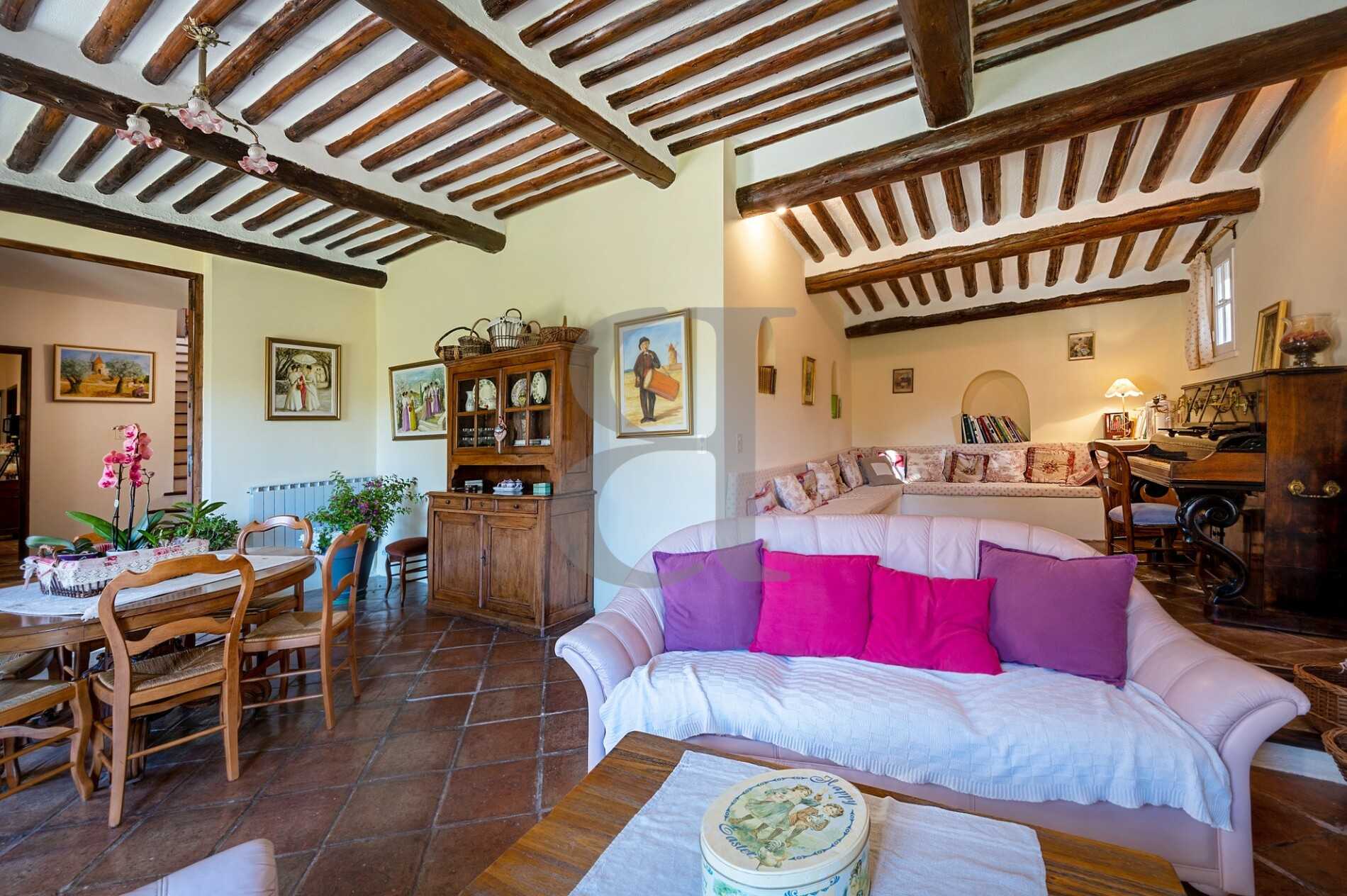 Rumah di Venasque, Provence-Alpes-Cote d'Azur 10169014