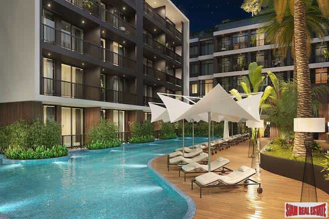 Condominium in Ban Kata, Phuket 10169232