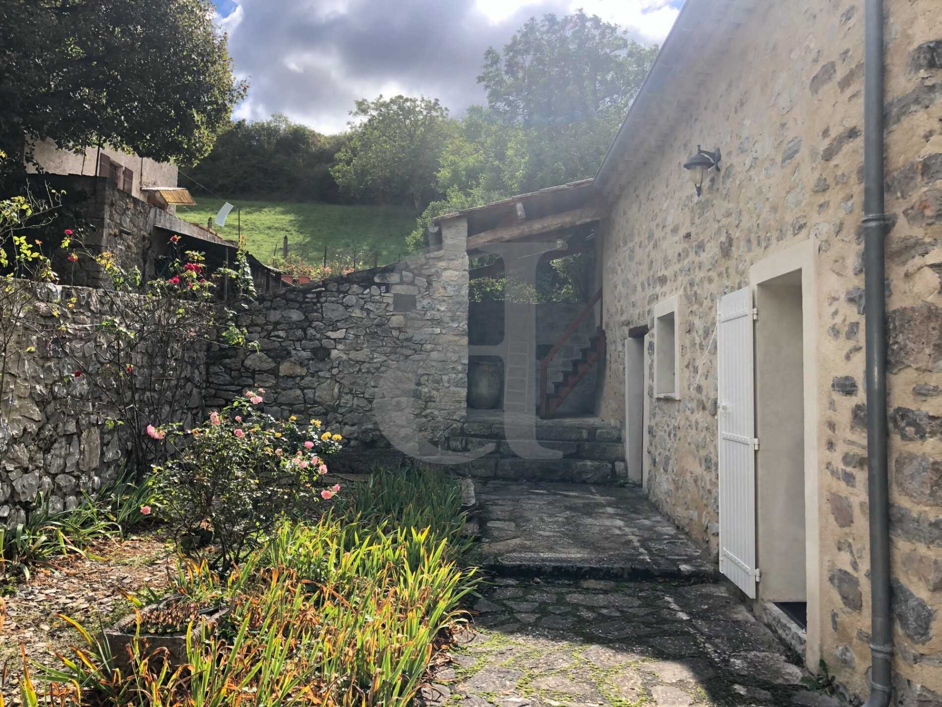 Talo sisään Buis-les-Baronnies, Auvergne-Rhône-Alpes 10169302