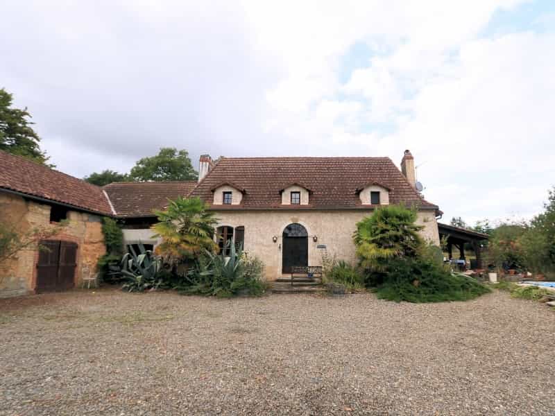 House in Etouars, Nouvelle-Aquitaine 10169306