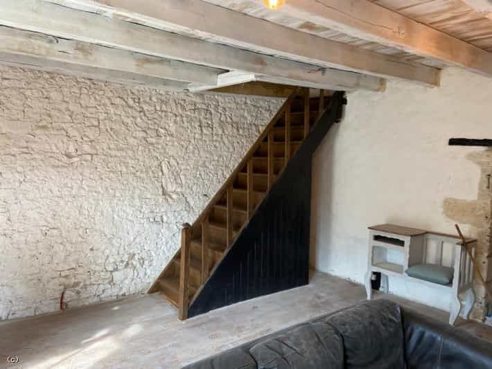 жилой дом в Champagne-Mouton, Nouvelle-Aquitaine 10169475