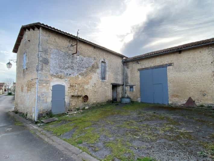 σπίτι σε Bayers, Nouvelle-Aquitaine 10169485