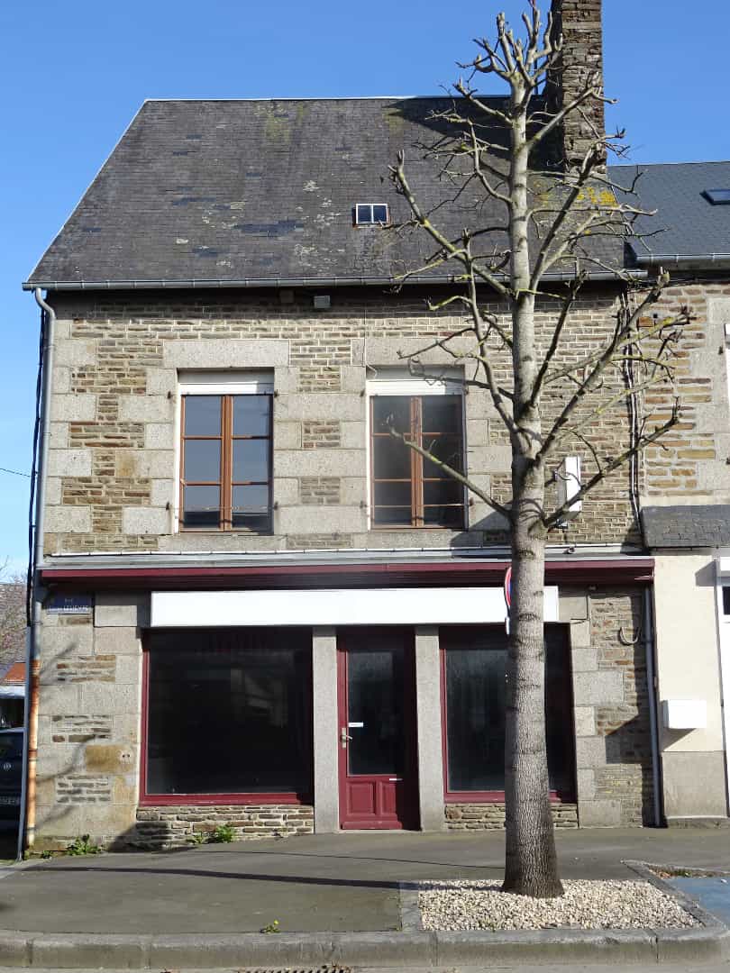 房子 在 Saint-Hilaire-du-Harcouët, Normandie 10169496