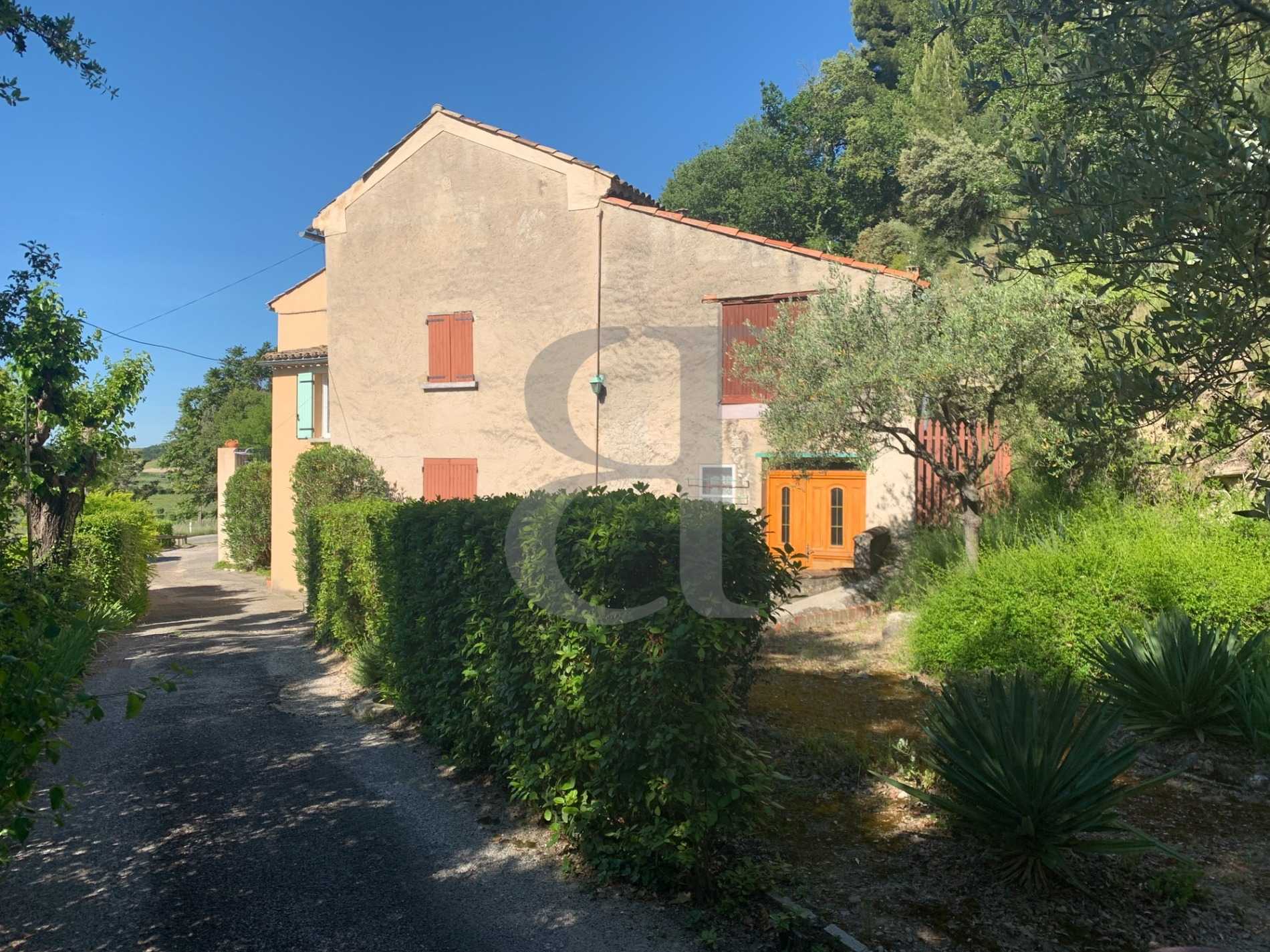 House in Vaison-la-Romaine, Provence-Alpes-Cote d'Azur 10169547