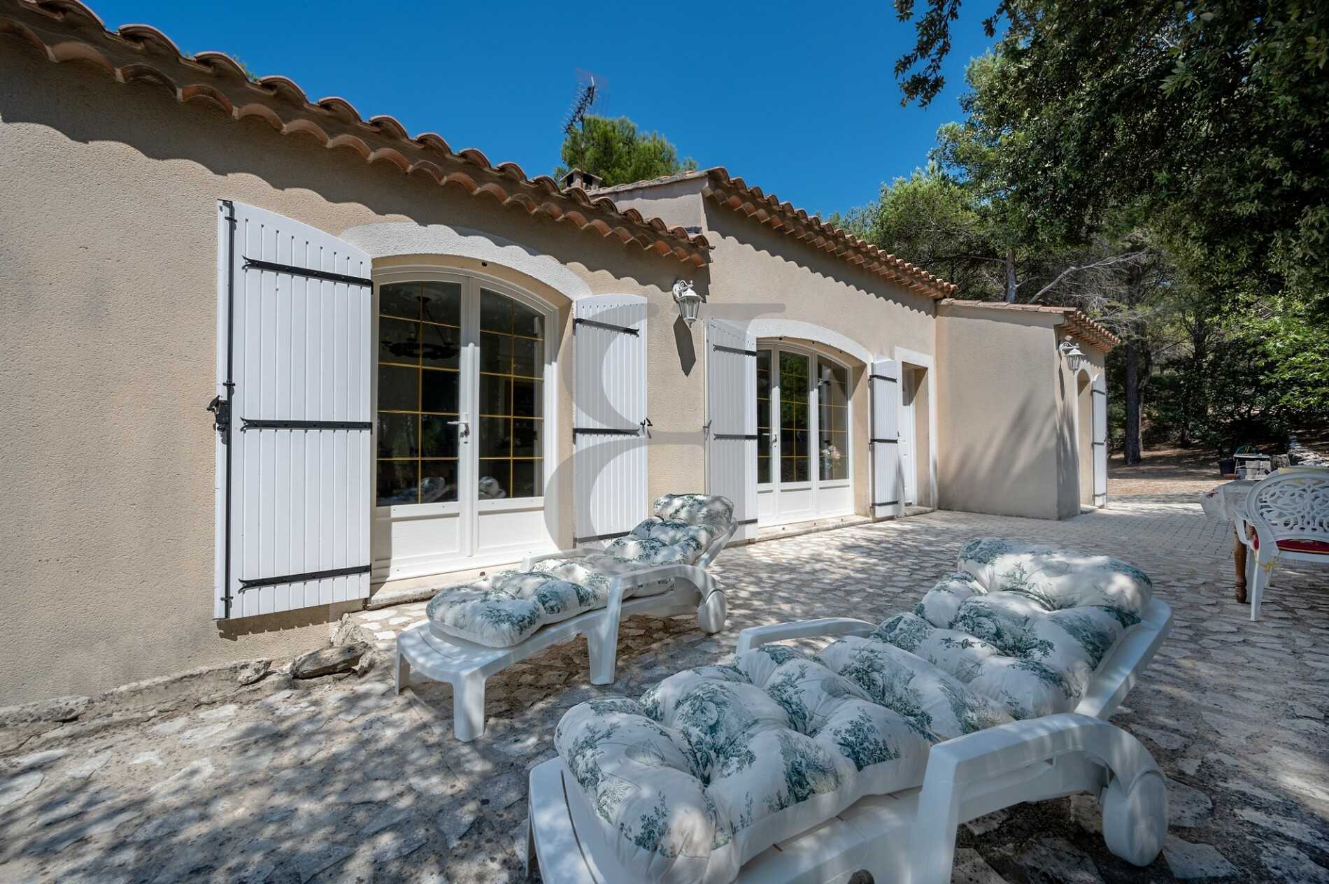 Haus im L'Isle-sur-la-Sorgue, Provence-Alpes-Côte d'Azur 10169554