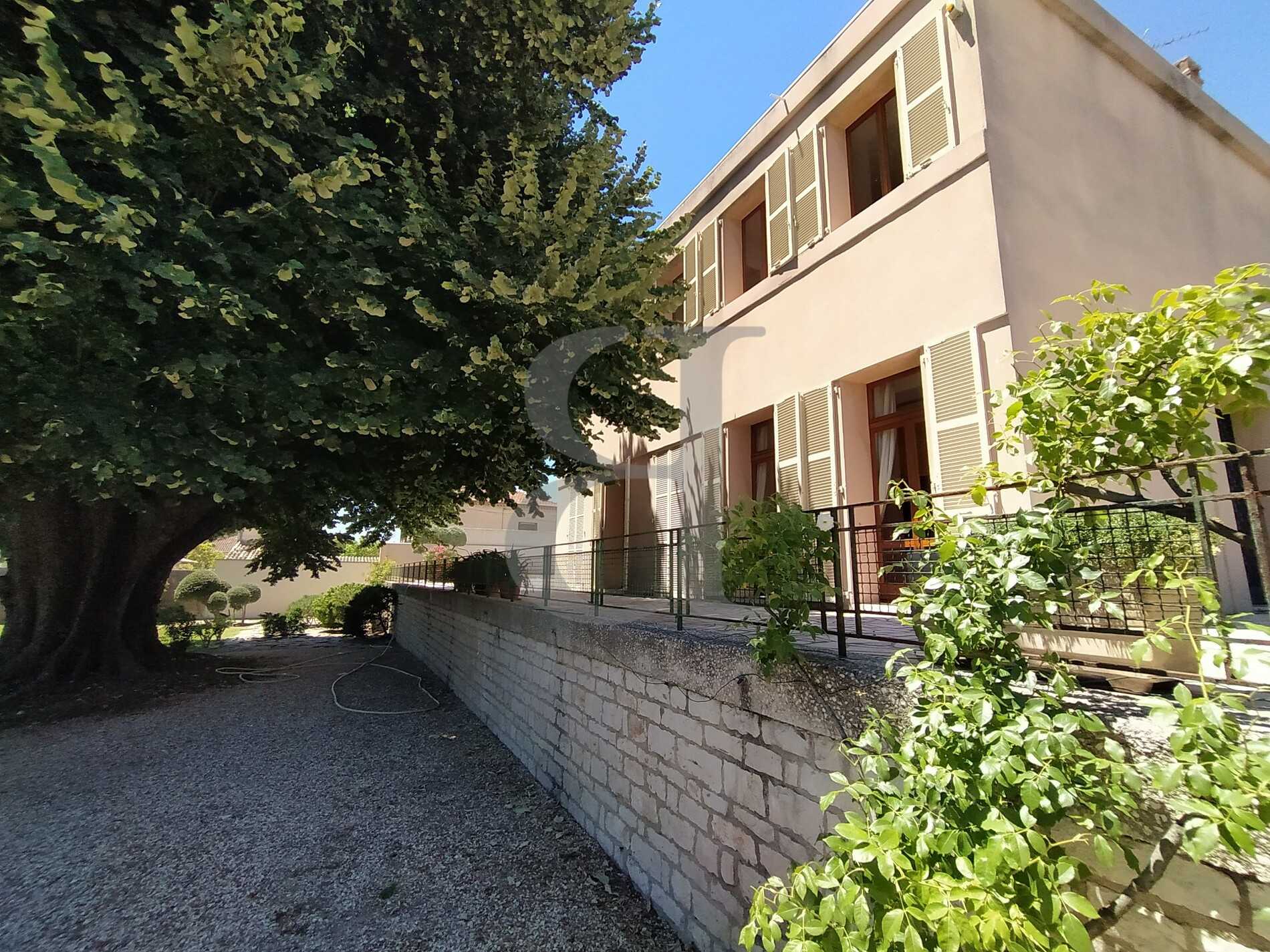 Hus i Cavaillon, Provence-Alpes-Cote d'Azur 10169619