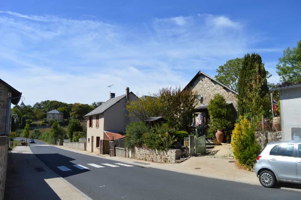σπίτι σε Meilhards, Nouvelle-Aquitaine 10169661