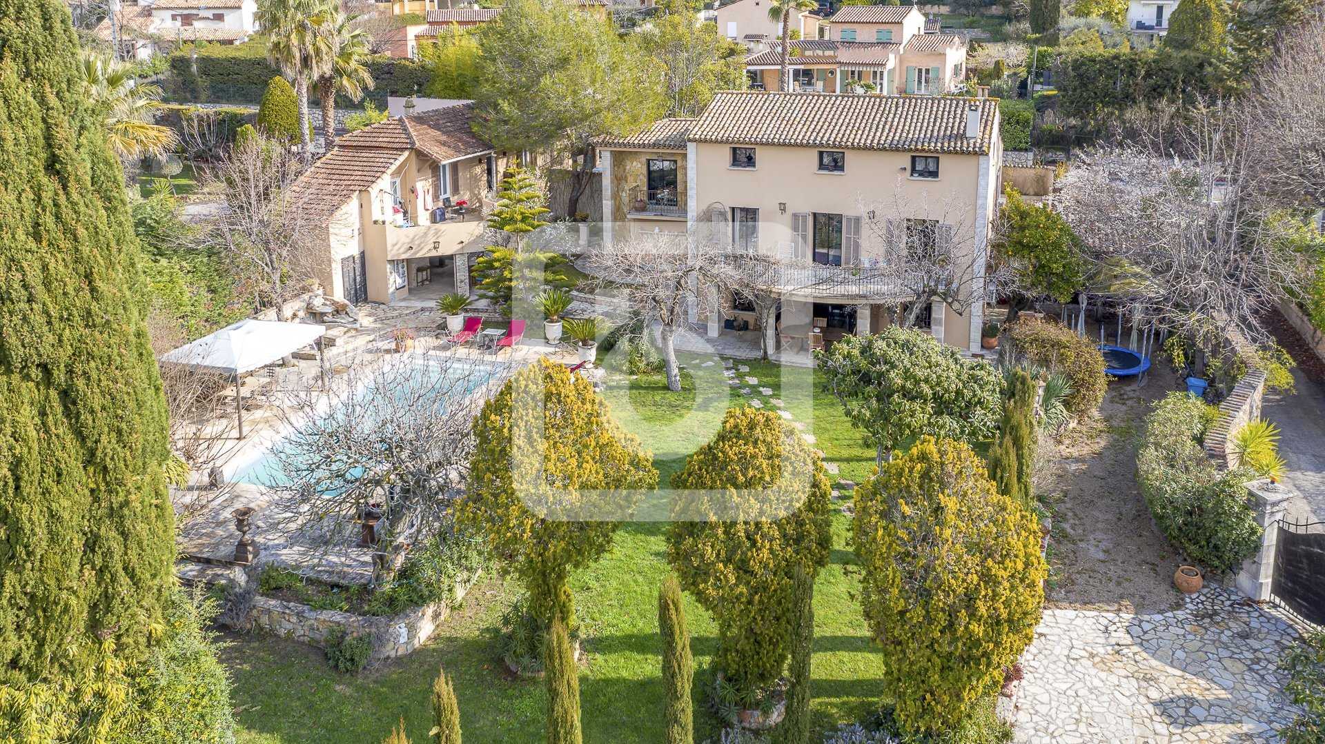 Talo sisään Mougins, Provence-Alpes-Cote d'Azur 10169880
