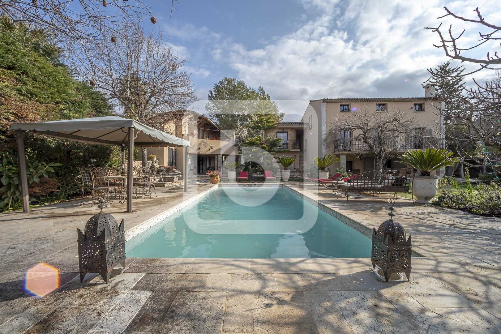 rumah dalam Mougins, Provence-Alpes-Côte d'Azur 10169880