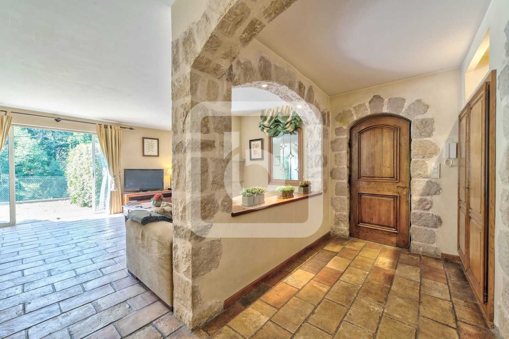 Hus i Chateauneuf-Grasse, Provence-Alpes-Cote d'Azur 10169883