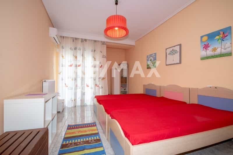 Condominium in Volos,  10170050