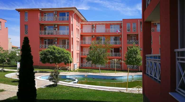 Condominium dans Nessebar, Bourgas 10170153