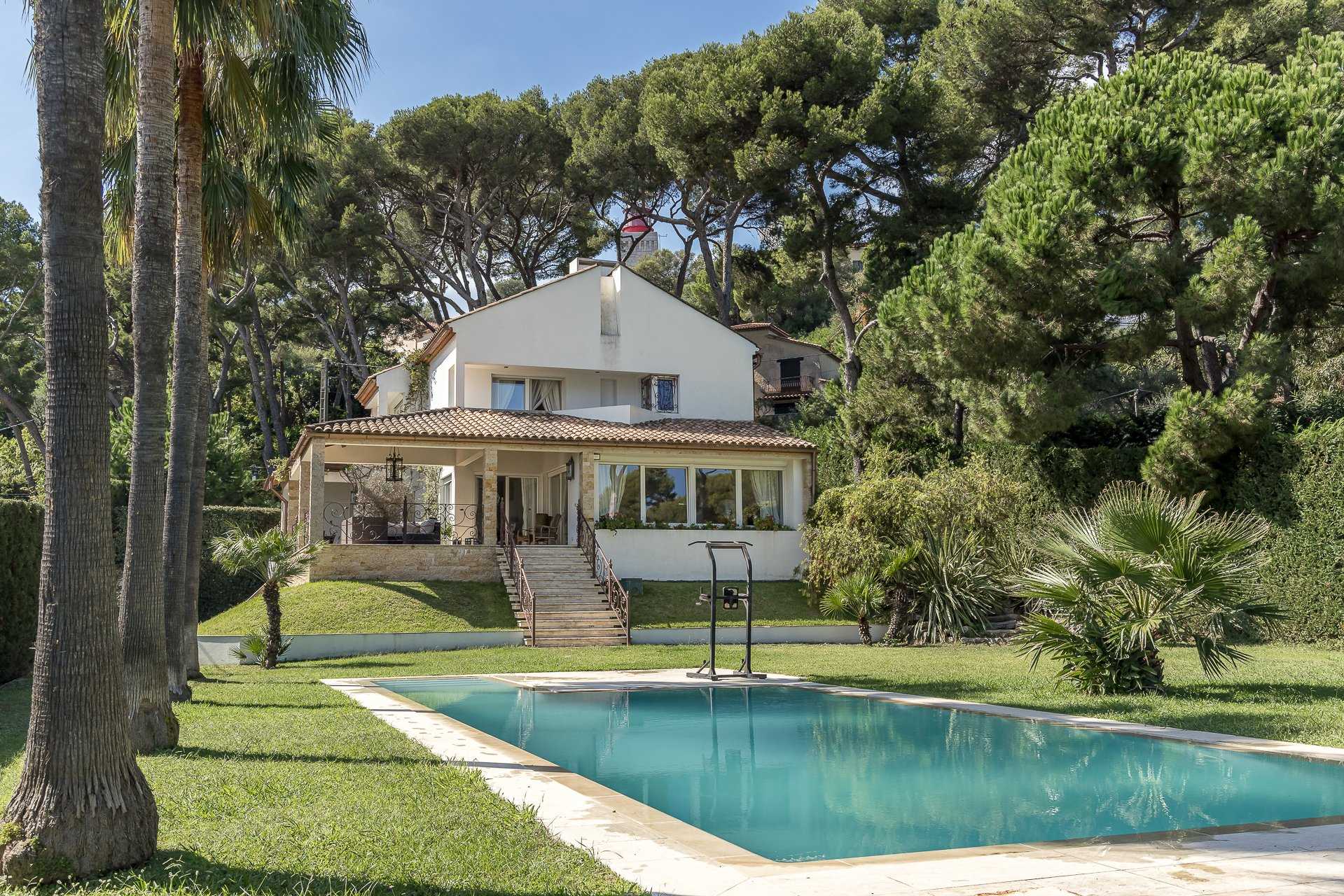 rumah dalam Juan-les-Pins, Provence-Alpes-Côte d'Azur 10170157