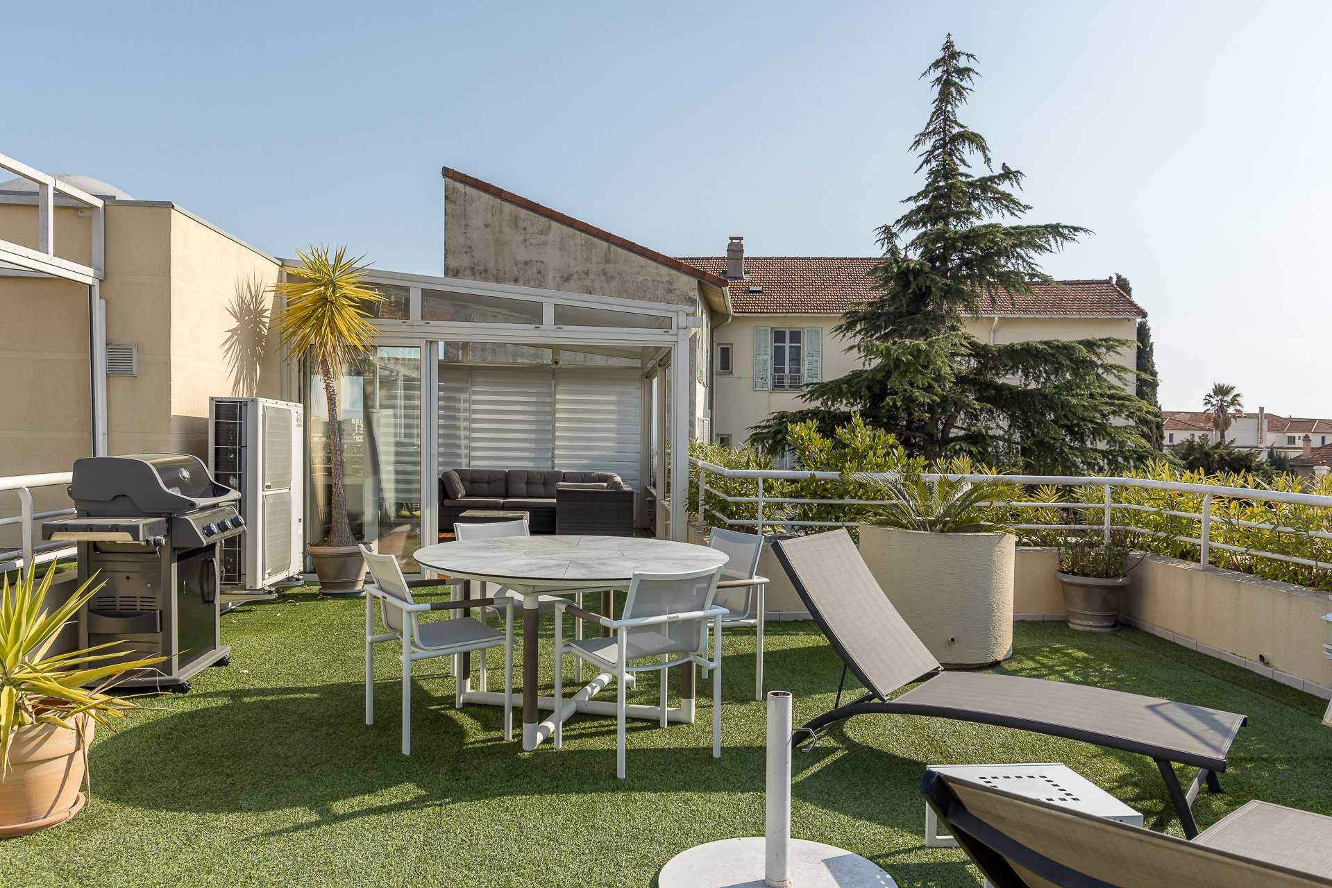 Condominium in Cannes, Provence-Alpes-Cote d'Azur 10170211