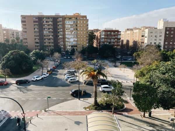Condominium in Valencia, Valencian Community 10170649