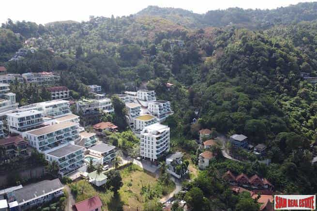 Condominium in Ban Kata, Phuket 10171025