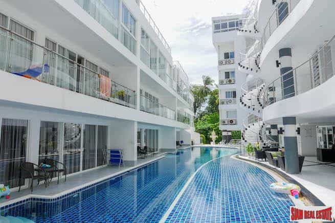 Condominium in Tambon Karon, Chang Wat Phuket 10171046
