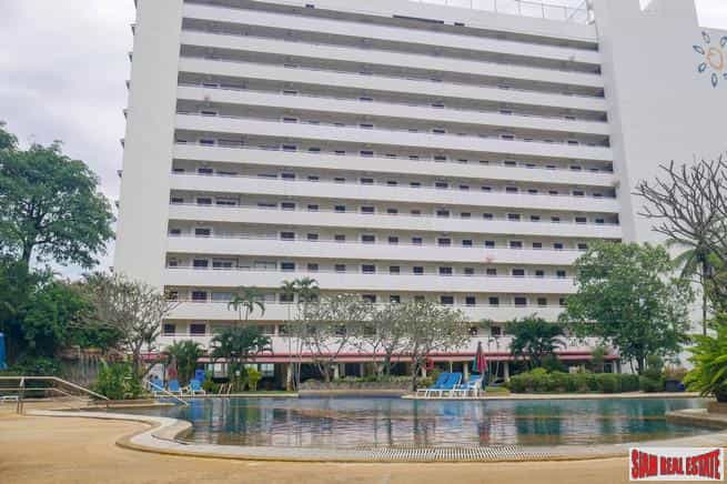 Condominium in Ban Na Nai, Phuket 10171056