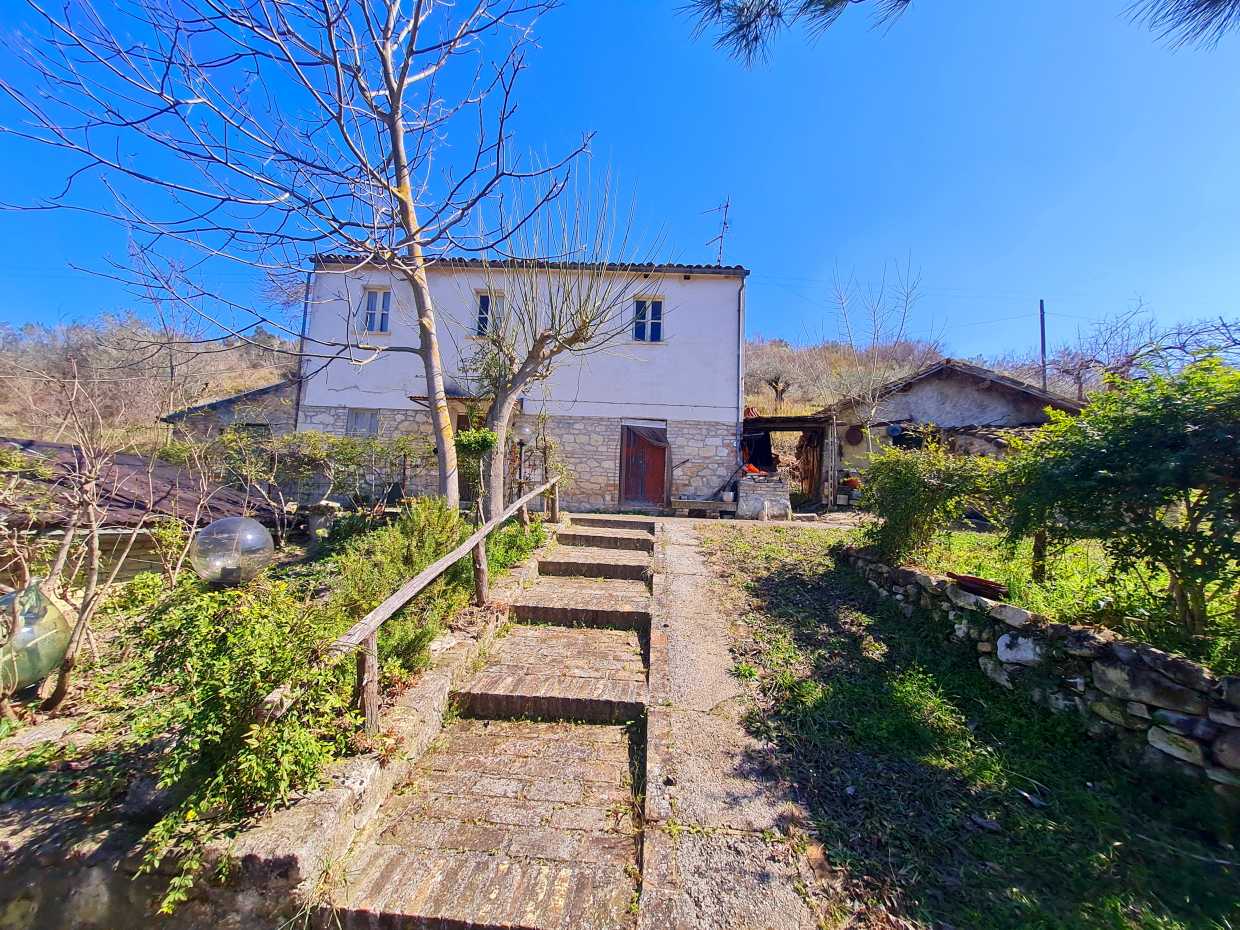 rumah dalam Manoppello, Abruzzo 10171306