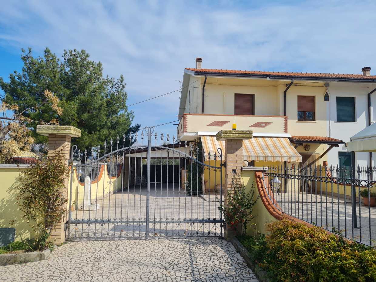 σπίτι σε Cugnoli, Abruzzo 10171318