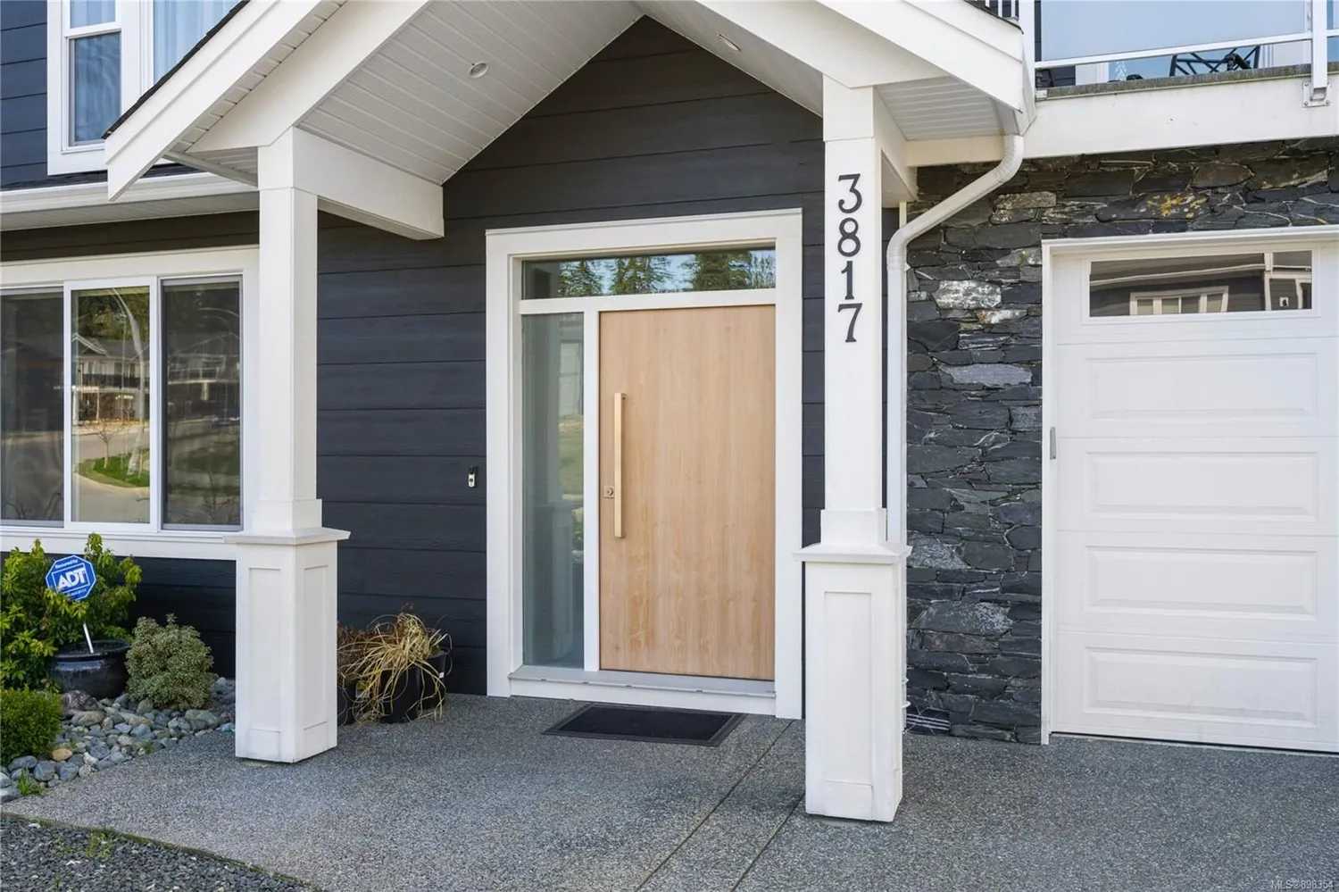 بيت في Nanaimo, British Columbia 10171506