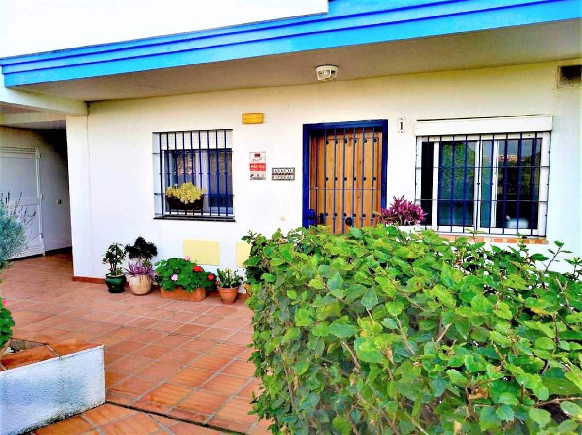 Condominium in Fuengirola, Andalusia 10171559