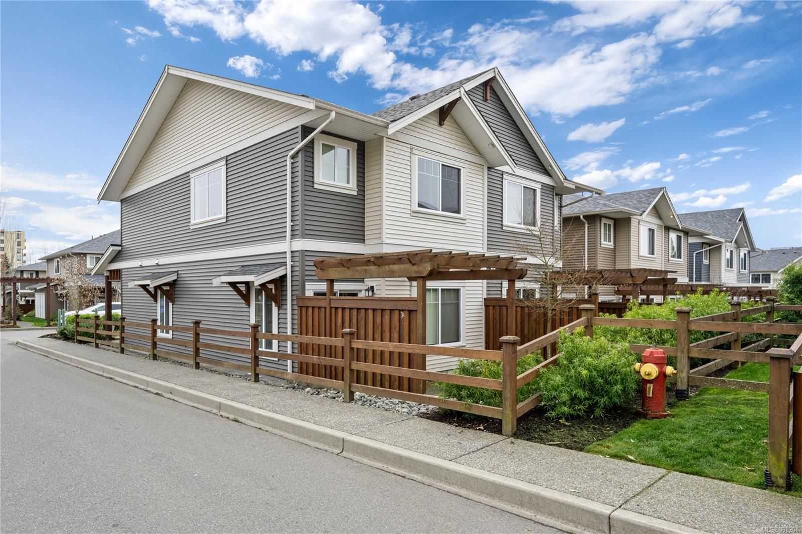 House in Nanaimo, British Columbia 10171577