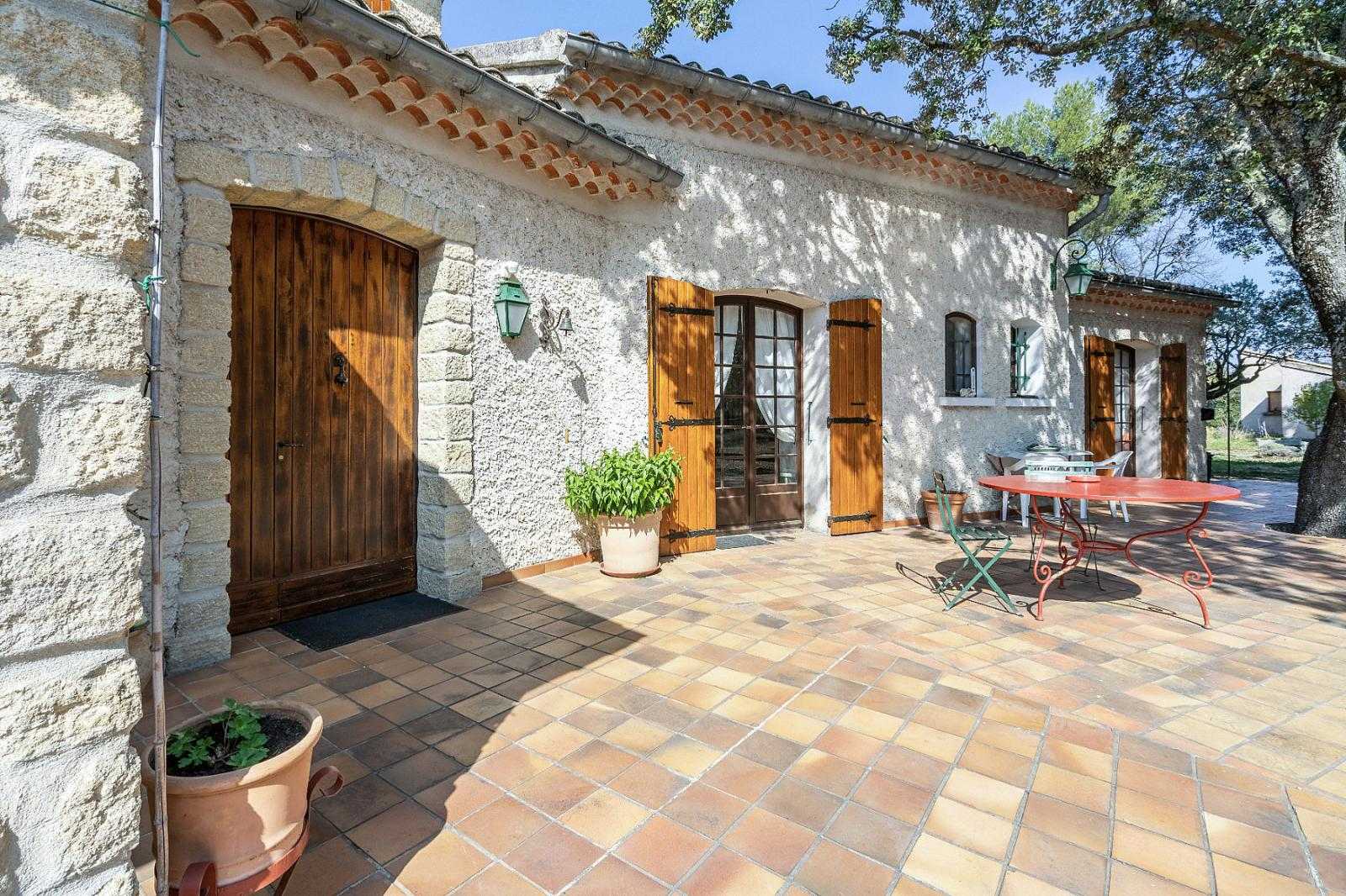 σπίτι σε Mazan, Provence-Alpes-Côte d'Azur 10171665