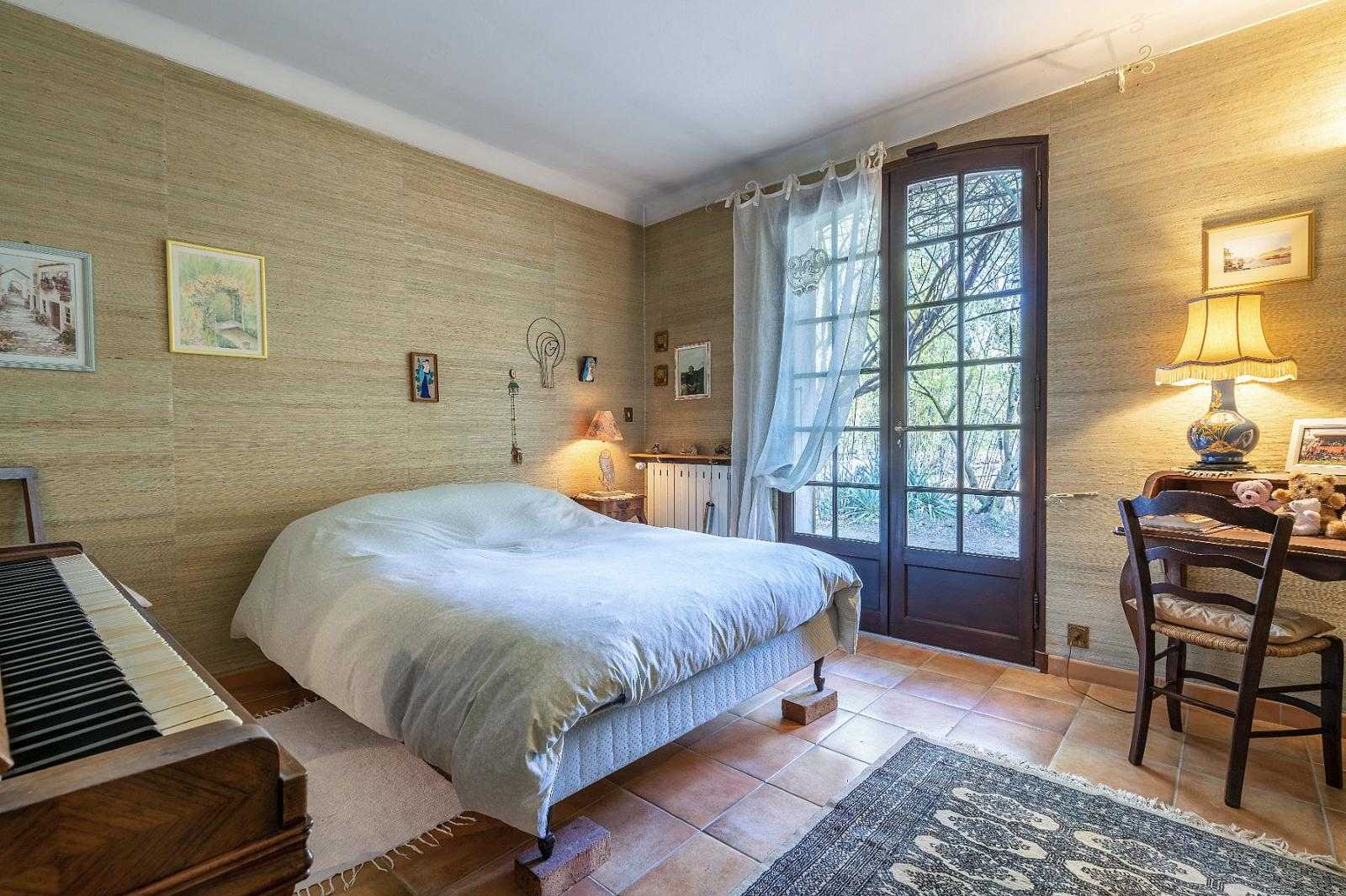 Talo sisään Mazan, Provence-Alpes-Côte d'Azur 10171665