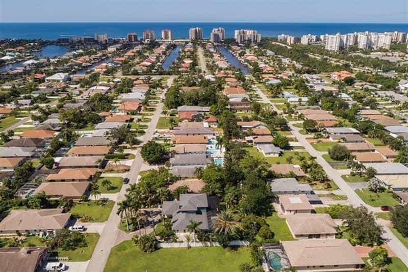 Condominium in Naples, Florida 10171833