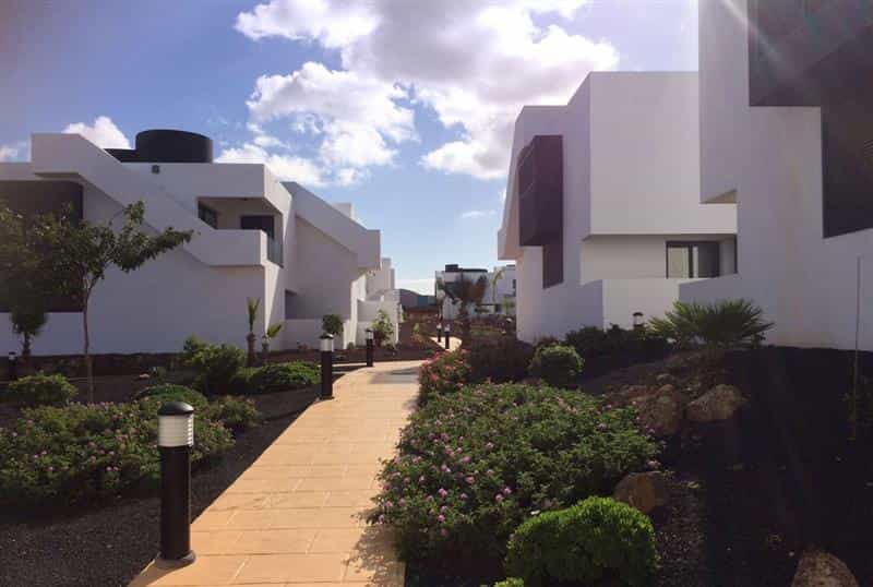 Condominium in , Canary Islands 10171853