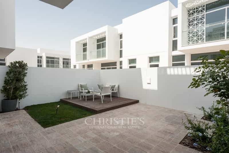 House in Dubai, Dubai 10173672