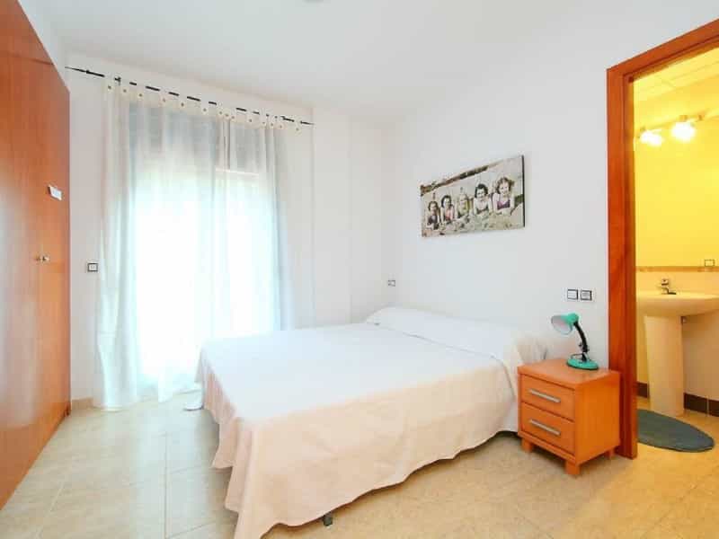 Condominium in Lloret de Mar, Catalonia 10173818