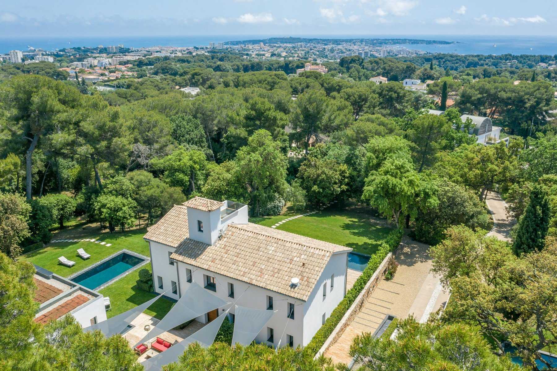 Residential in Antibes, Alpes-Maritimes 10174068