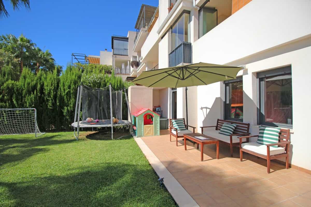 Condominium in Arroyo de la Miel, Andalusia 10174121