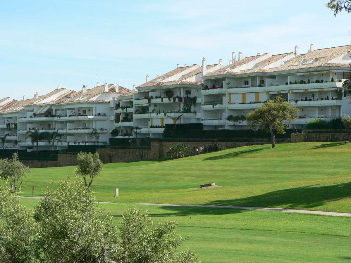 Condominium in San Pedro de Alcantara, Andalusia 10174212