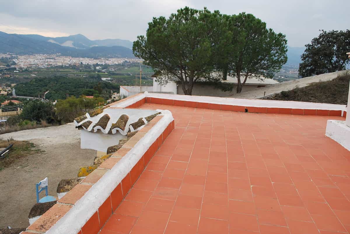 House in Alhaurin de la Torre, Andalusia 10174316