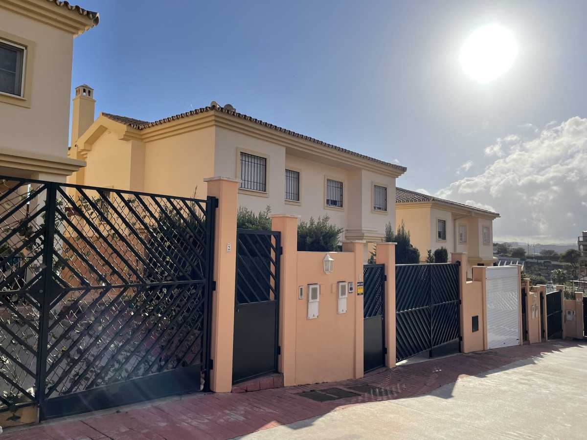 жилой дом в Fuengirola, Andalucía 10174872