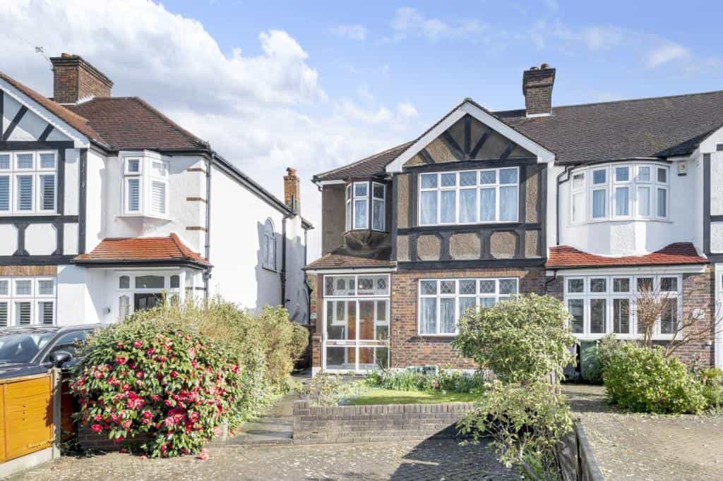 House in Elmers End, Bromley 10175425