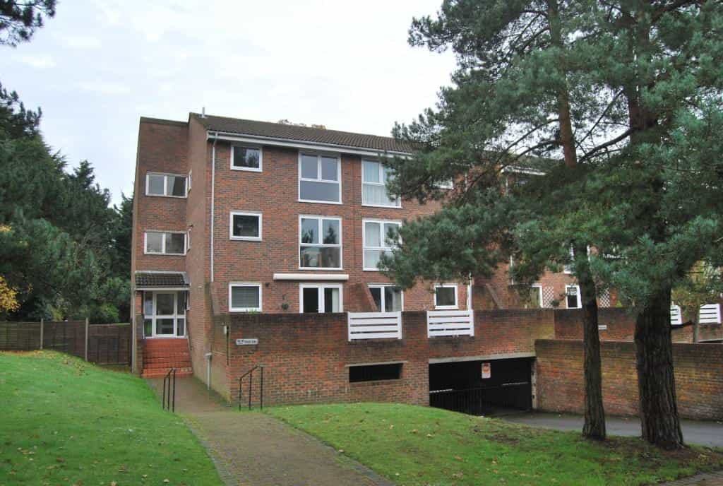 Condominium in West Wickham, Bromley 10175441