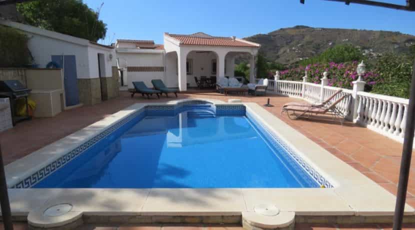 Rumah di Canillas de Albaida, Andalusia 10175509