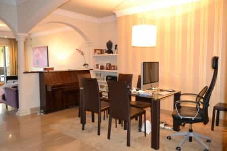 公寓 在 Marbella, Andalucía 10175570