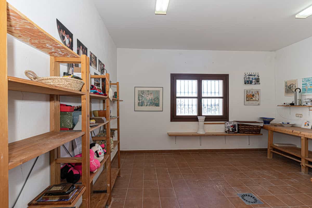 rumah dalam Puerto de la Duquesa, Andalusia 10175668