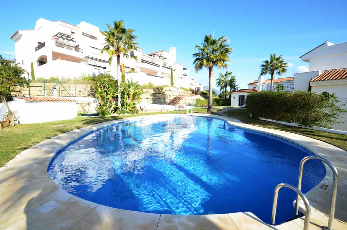 Condominium in Casares, Andalusia 10175744