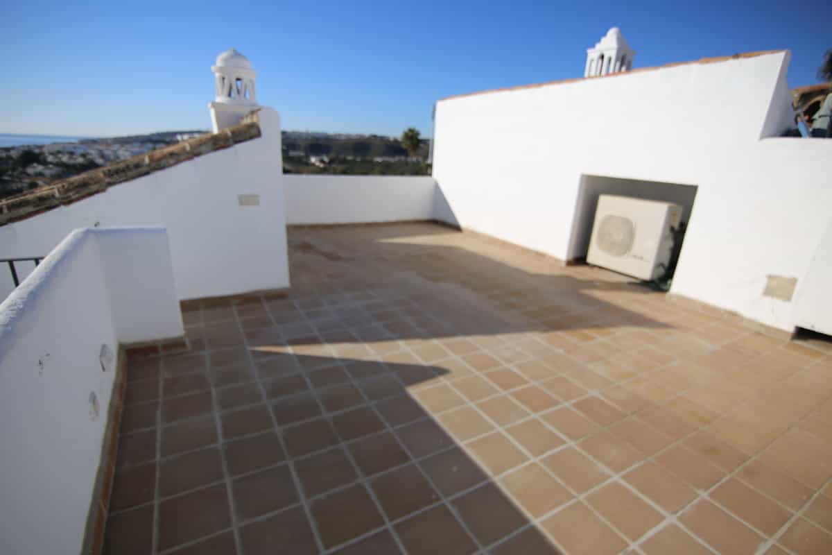 House in Castillo de Sabinillas, Andalusia 10176124