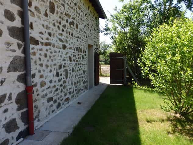 casa en Lathus-Saint-Rémy, Nouvelle-Aquitaine 10176300
