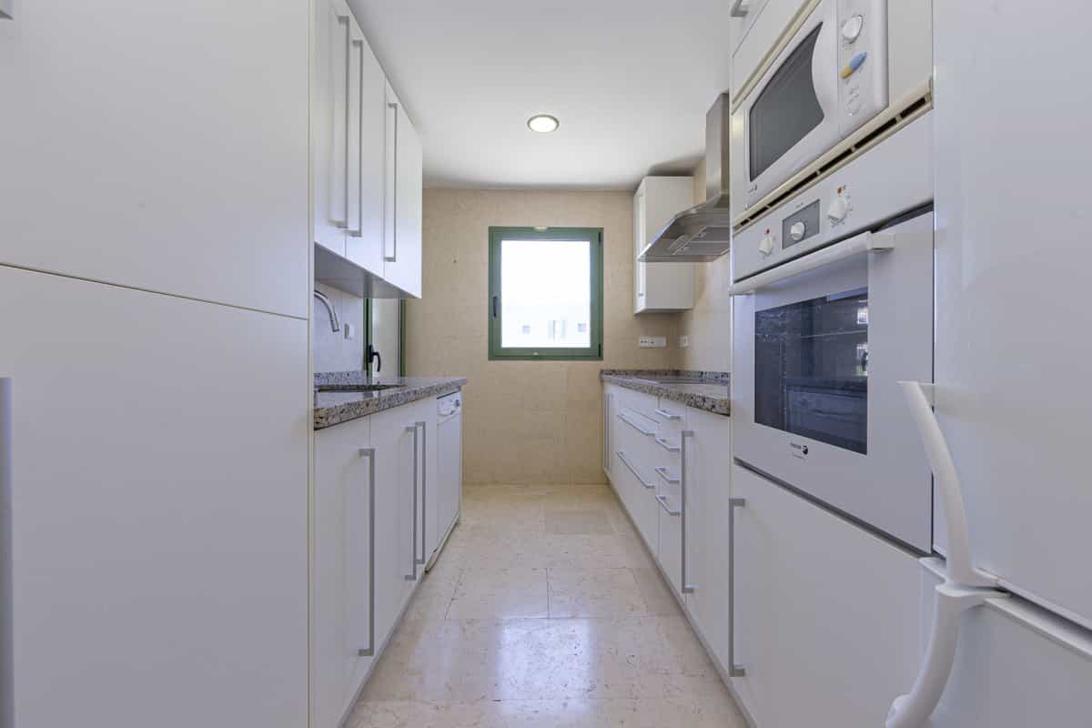 Condominium in Sotogrande, Andalusia 10177036