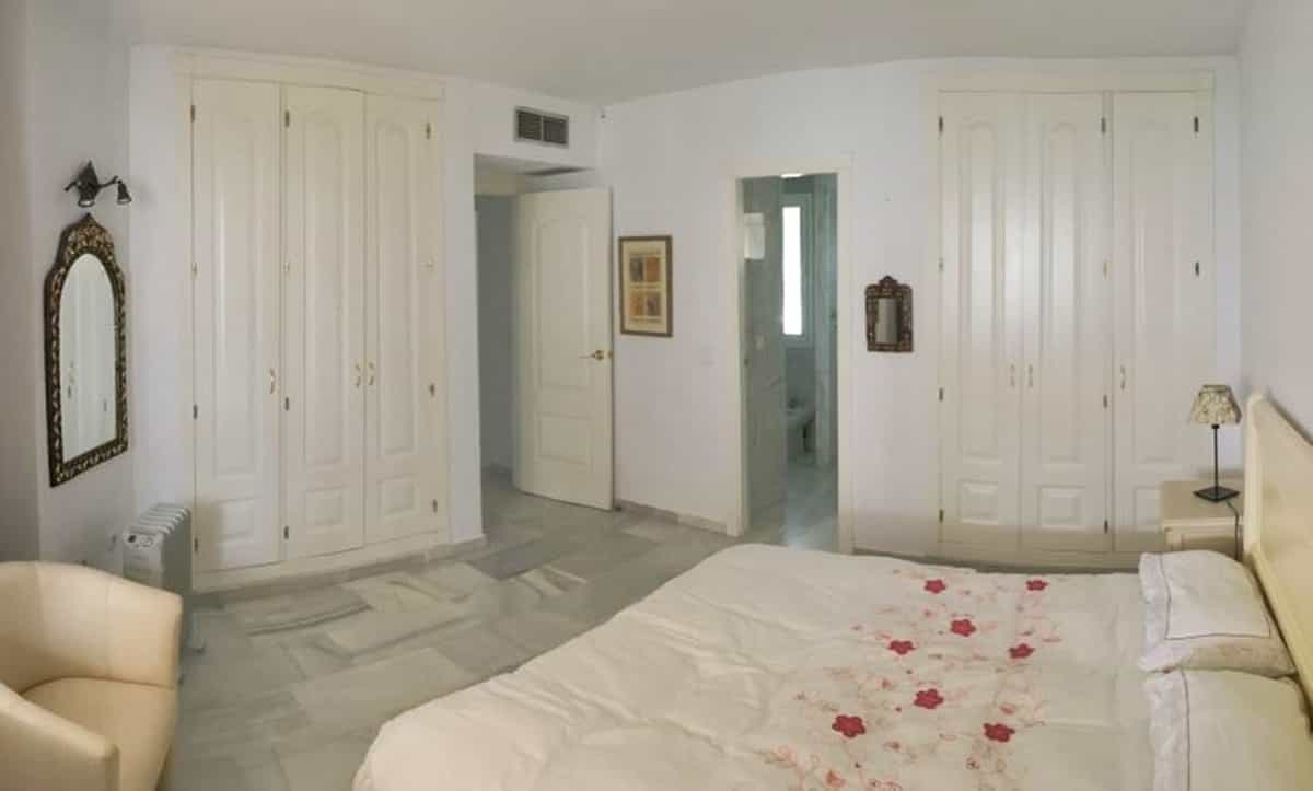 公寓 在 Marbella, Andalucía 10177041